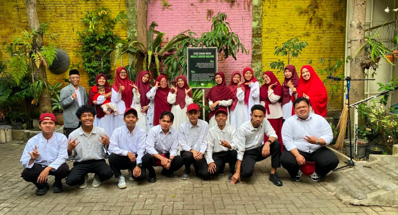 Upacara HUT RI ke 81 santri Baitul Quran Sholat Center Malang Yayasan Al Khusyu